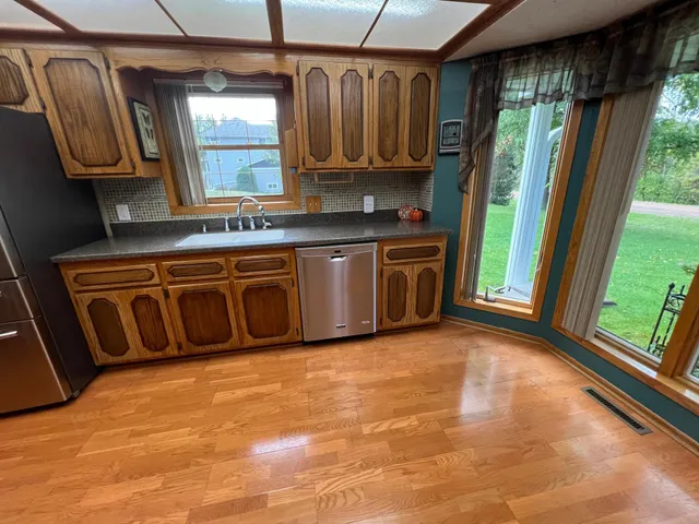 $524,900 | 2320 Cedarcrest Court, Harris, MN 55032