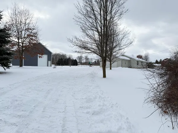 $390,000 | 3500 Northkent Pine Drive, Kent City, MI 49330