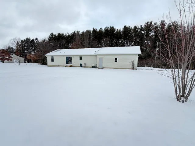 $399,900 | 3500 Northkent Pine Drive, Kent City, MI 49330