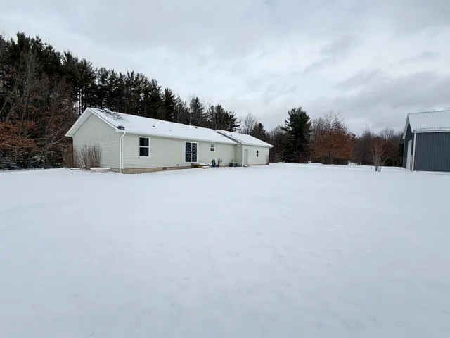 $399,900 | 3500 Northkent Pine Drive, Kent City, MI 49330