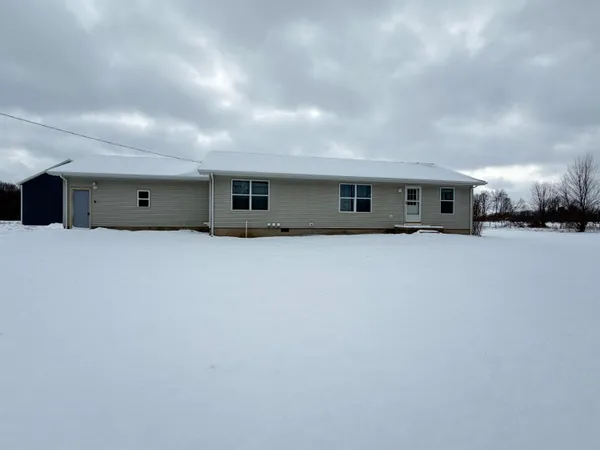 $390,000 | 3500 Northkent Pine Drive, Kent City, MI 49330