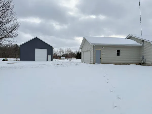 $390,000 | 3500 Northkent Pine Drive, Kent City, MI 49330