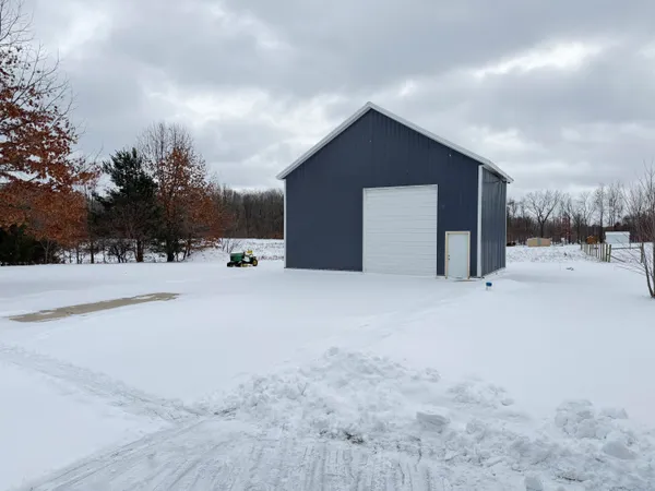 $390,000 | 3500 Northkent Pine Drive, Kent City, MI 49330