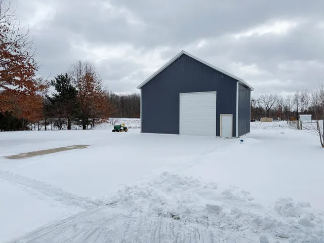 $399,900 | 3500 Northkent Pine Drive, Kent City, MI 49330