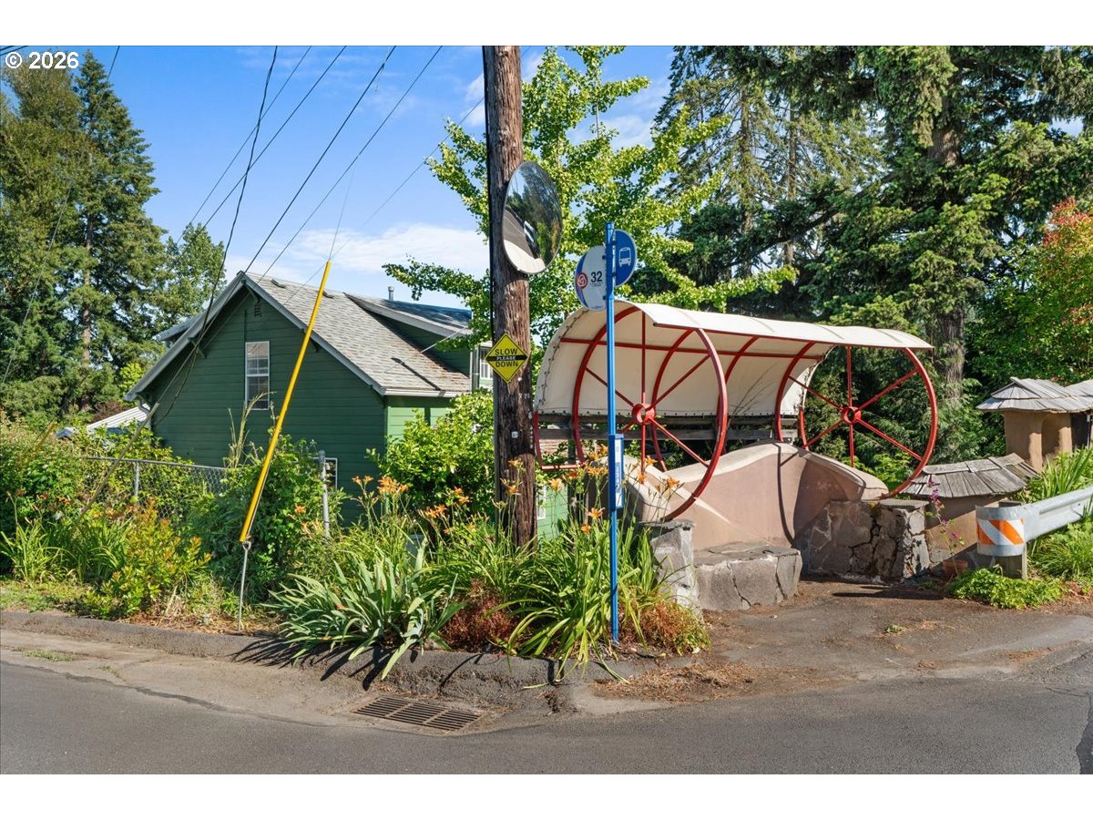 772 Division Street Oregon City, OR 97045 - Photo 40 of 47 a view of outdoor space and yard