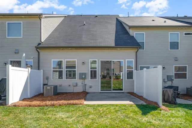 $390,000 | 9320 Glenburn Lane, Charlotte, NC 28278