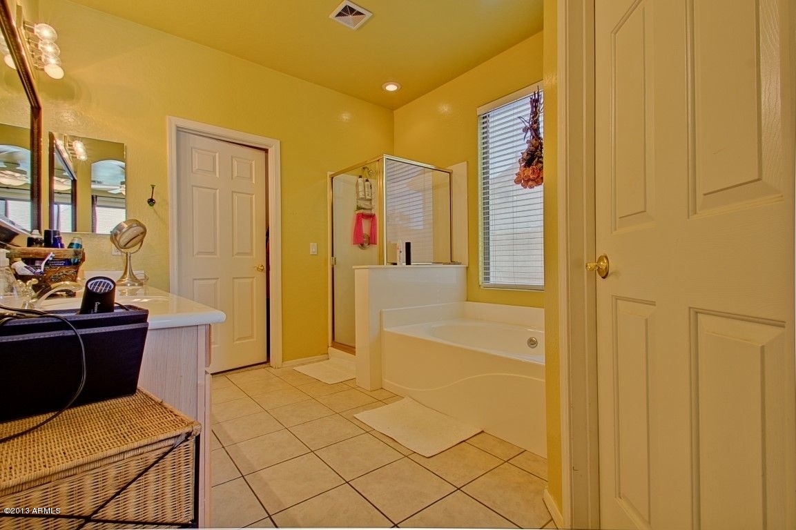 4203 East Del Rio Street Gilbert, AZ 85295 - Photo 23 of 41 master bathroom
