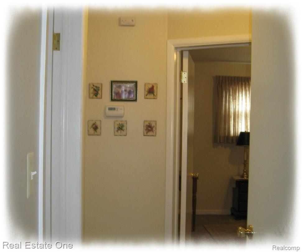 36747 Greenbush Road Wayne, MI 48184 - Photo 8 of 26 IMG_1966.JPG