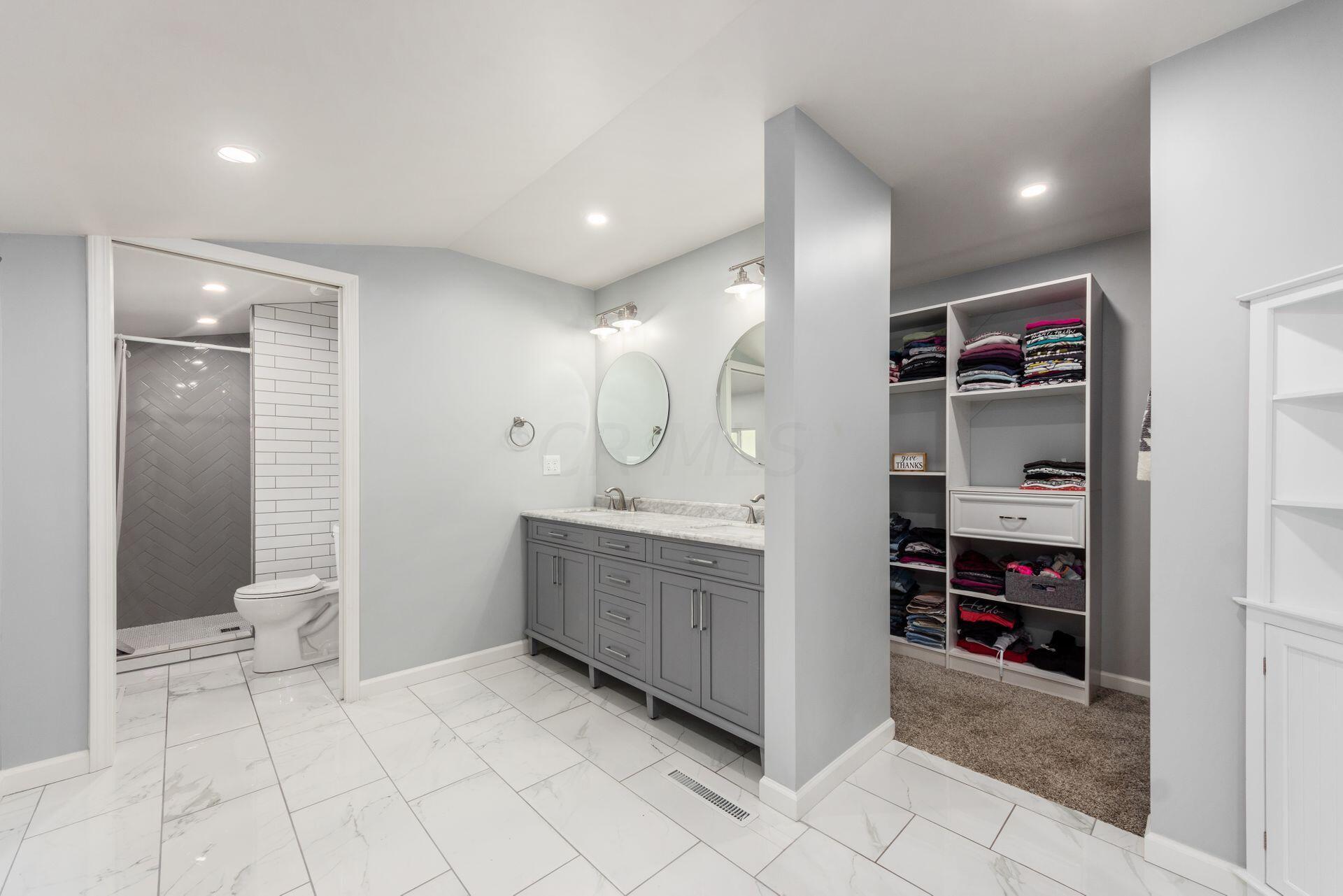 3495 Fishinger Road Columbus, OH 43221 - Photo 25 of 55 Owner's Bath