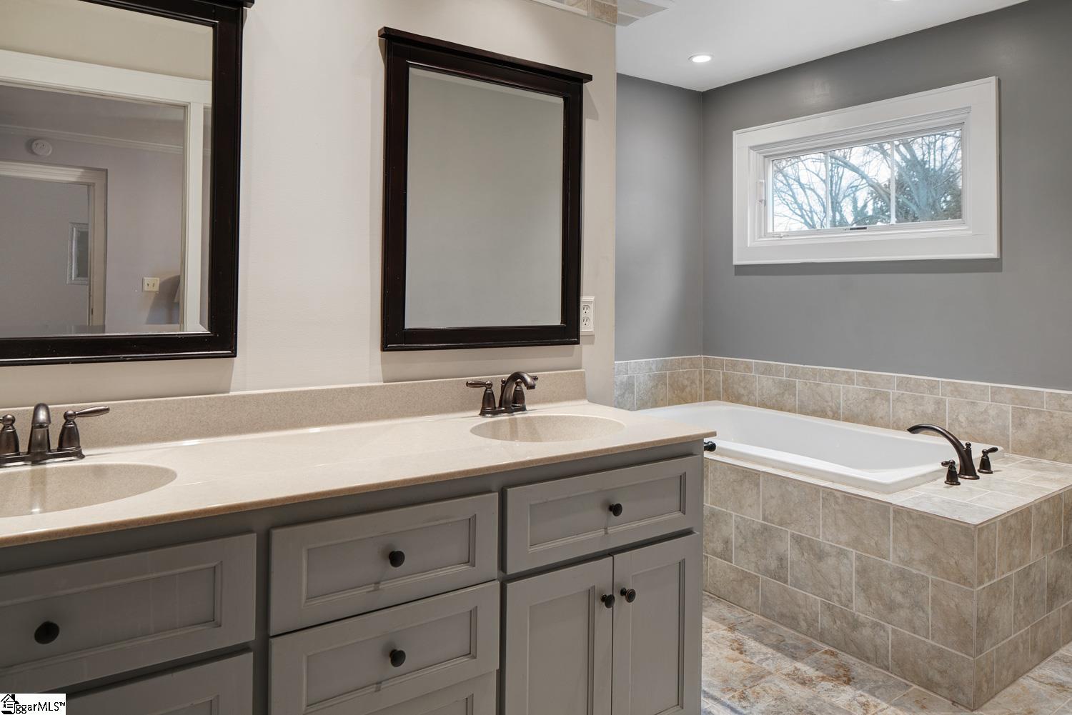 118 Rice Street Greenville, SC 29605 - Photo 16 of 35 Gallery Image 16
