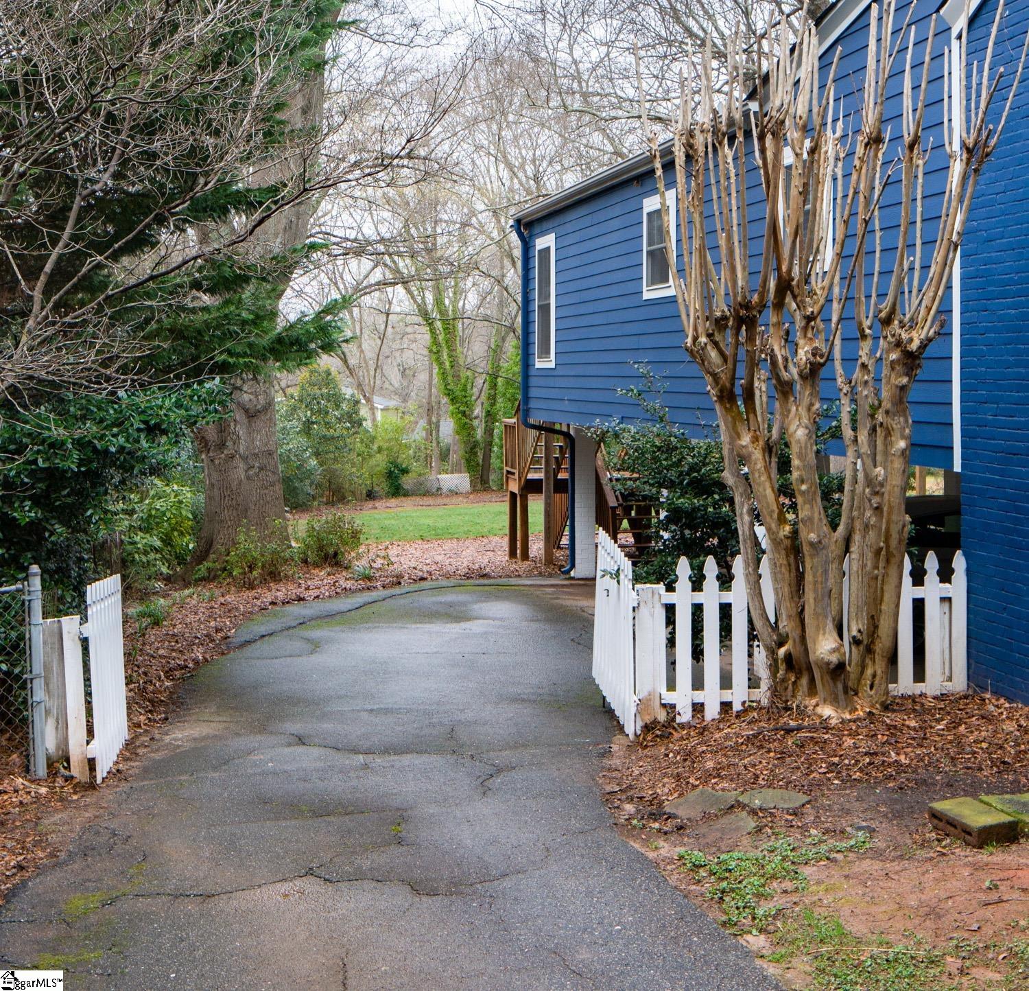 118 Rice Street Greenville, SC 29605 - Photo 3 of 35 Gallery Image 3