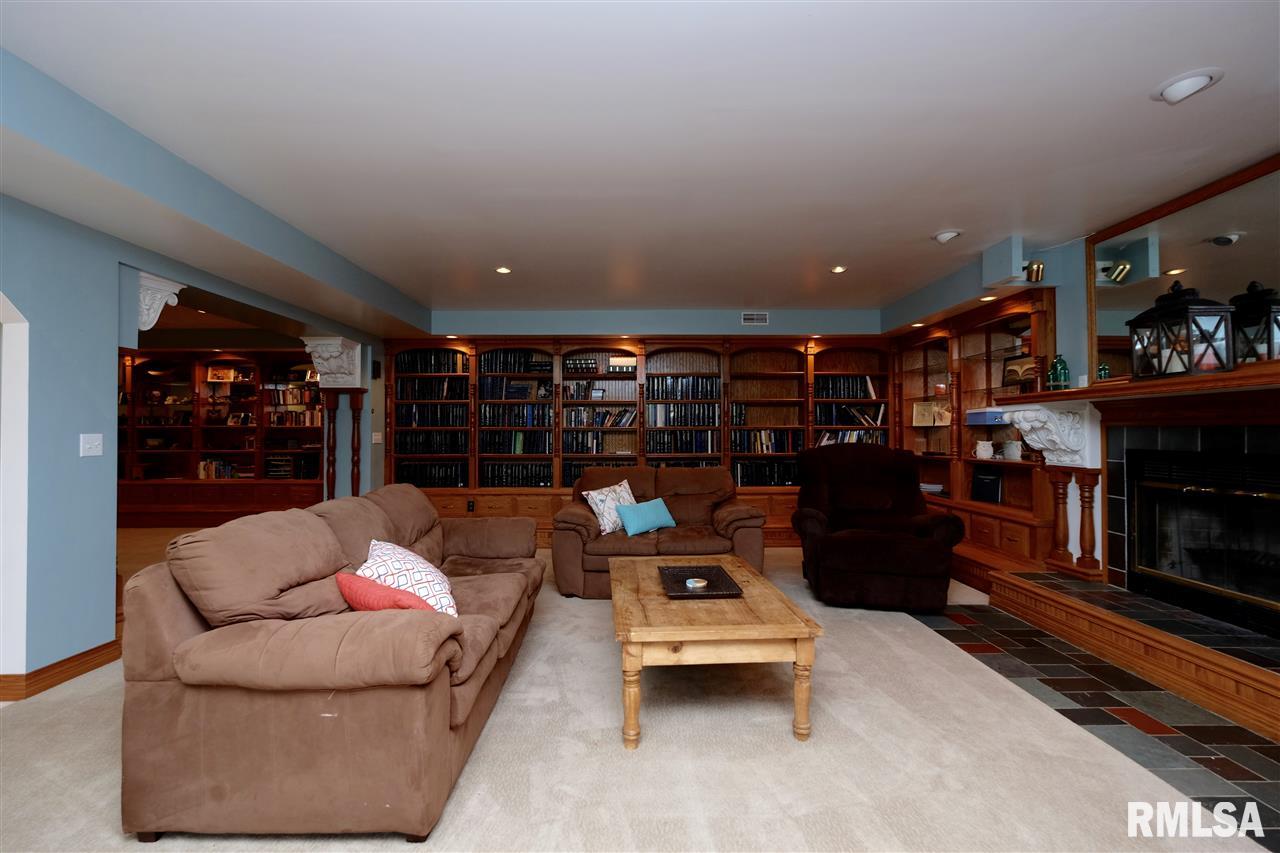 13966 Egg Ranch Road Pekin, IL 61554 - Photo 23 of 36