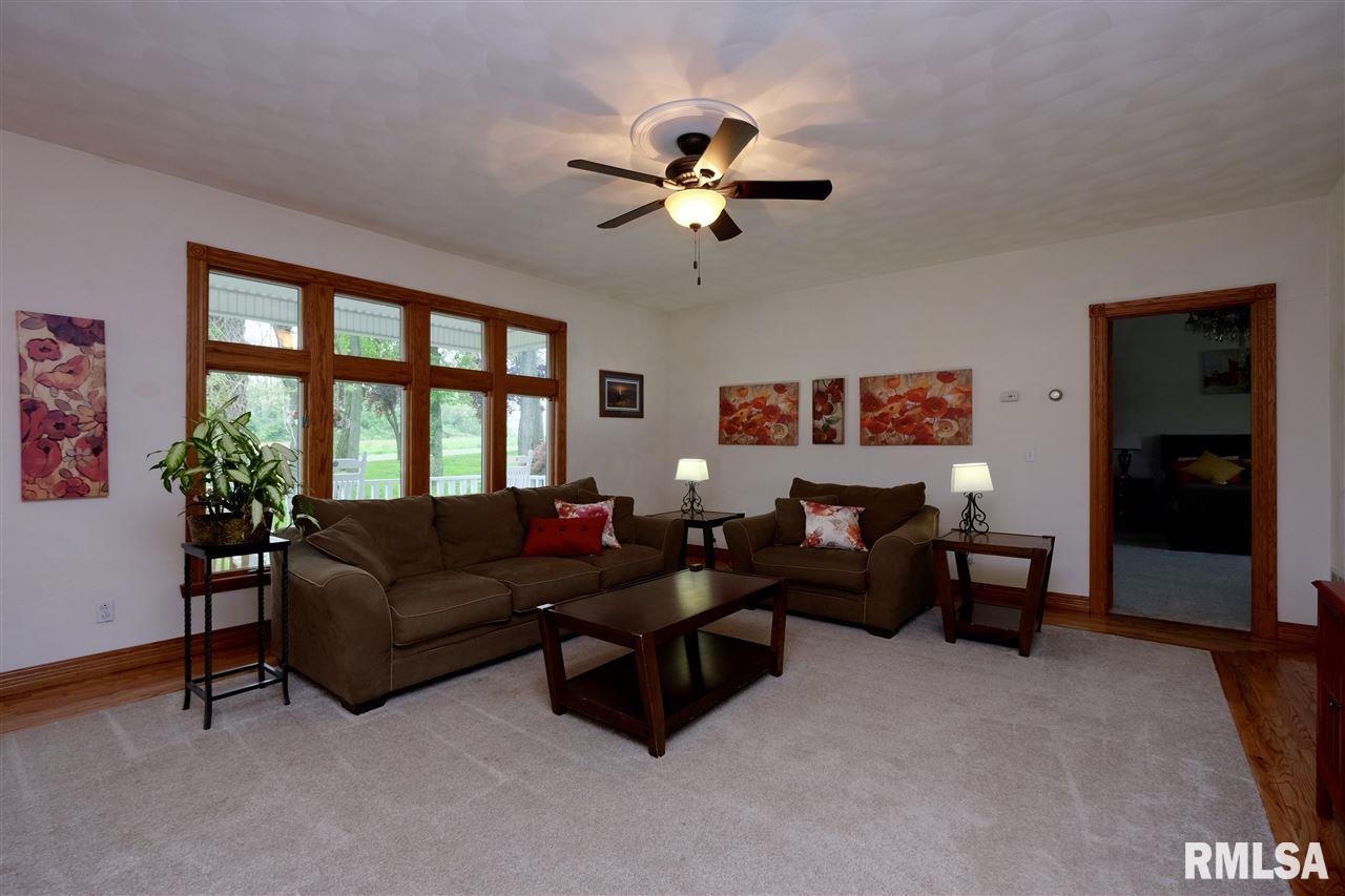 13966 Egg Ranch Road Pekin, IL 61554 - Photo 3 of 36