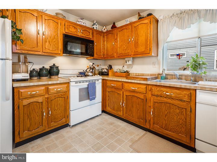 8 Ingham Way Southampton, NJ 08088 - Photo 6 of 16 Gallery Image 6