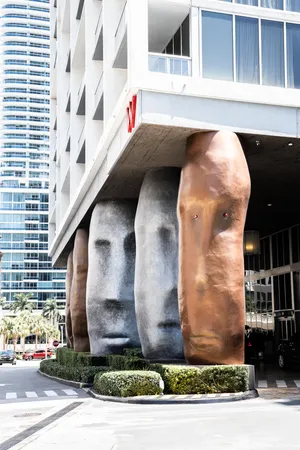 $4,990 | 495 Brickell Avenue, Unit 911, Miami, FL 33131