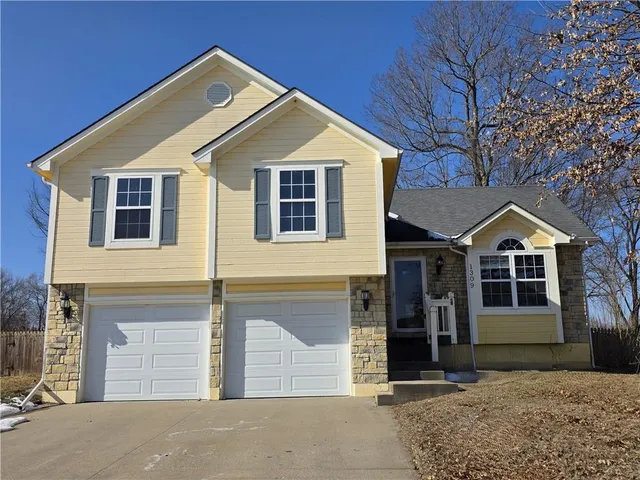 $280,000 | 1309 Russell Road, Pleasant Hill, MO 64080