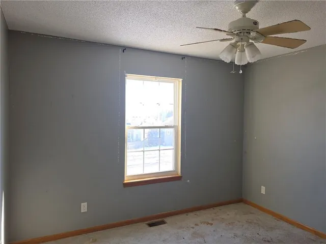 $280,000 | 1309 Russell Road, Pleasant Hill, MO 64080