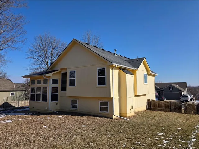 $280,000 | 1309 Russell Road, Pleasant Hill, MO 64080