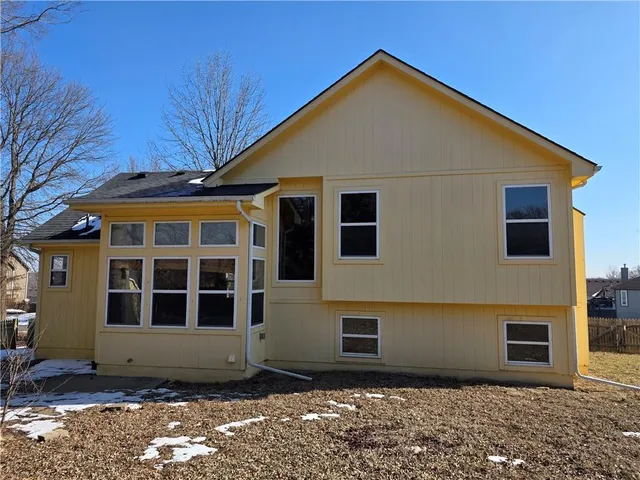 $280,000 | 1309 Russell Road, Pleasant Hill, MO 64080