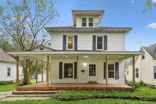 $99,500 | 110 5th Avenue Southeast, Oelwein, IA 50662