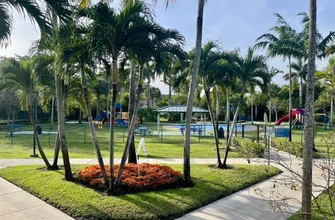 $749,999 | 4825 Northwest 98th Place, Doral, FL 33178