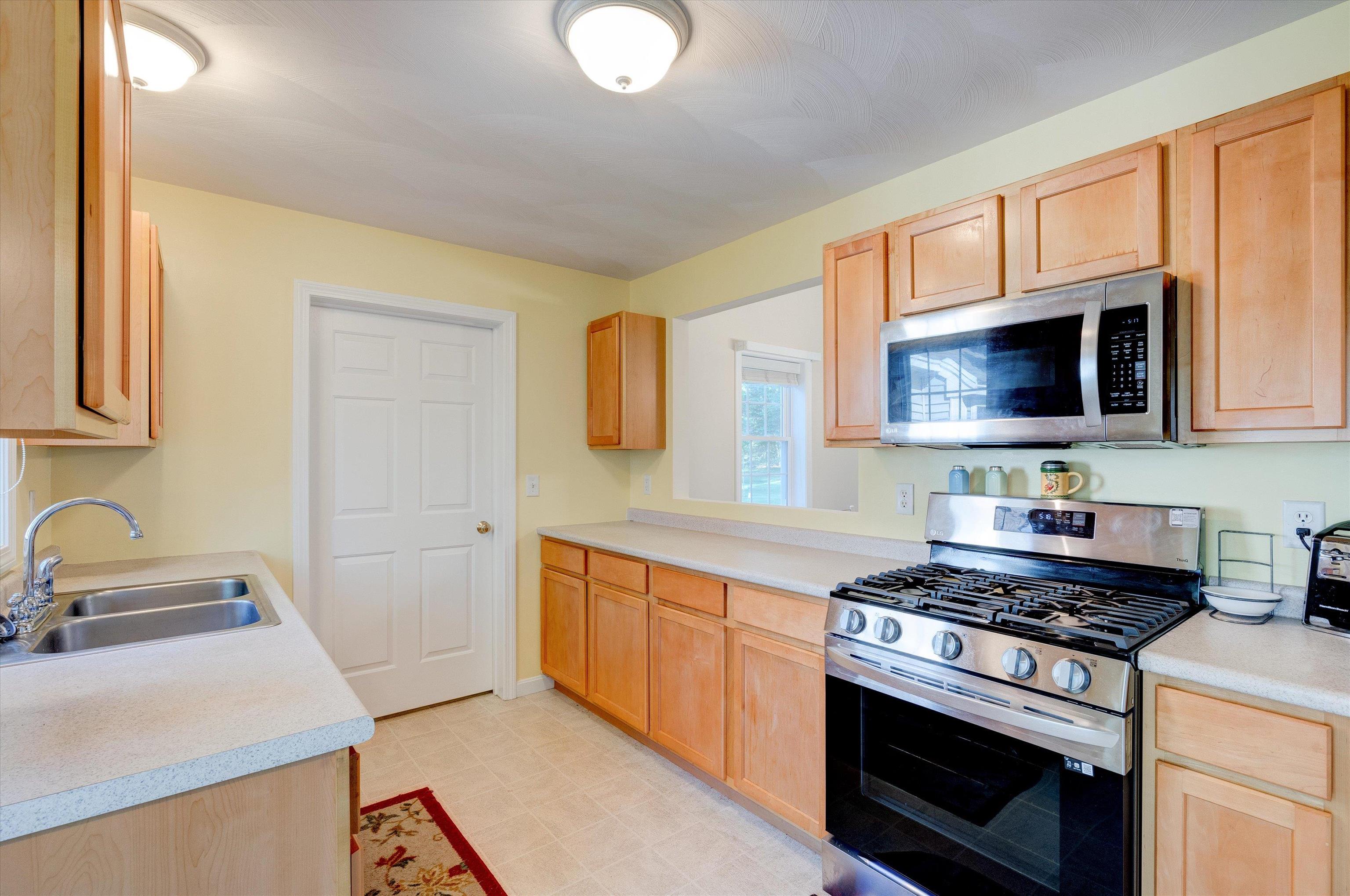 3 Rail Way Hollis, NH 03049 - Photo 22 of 35