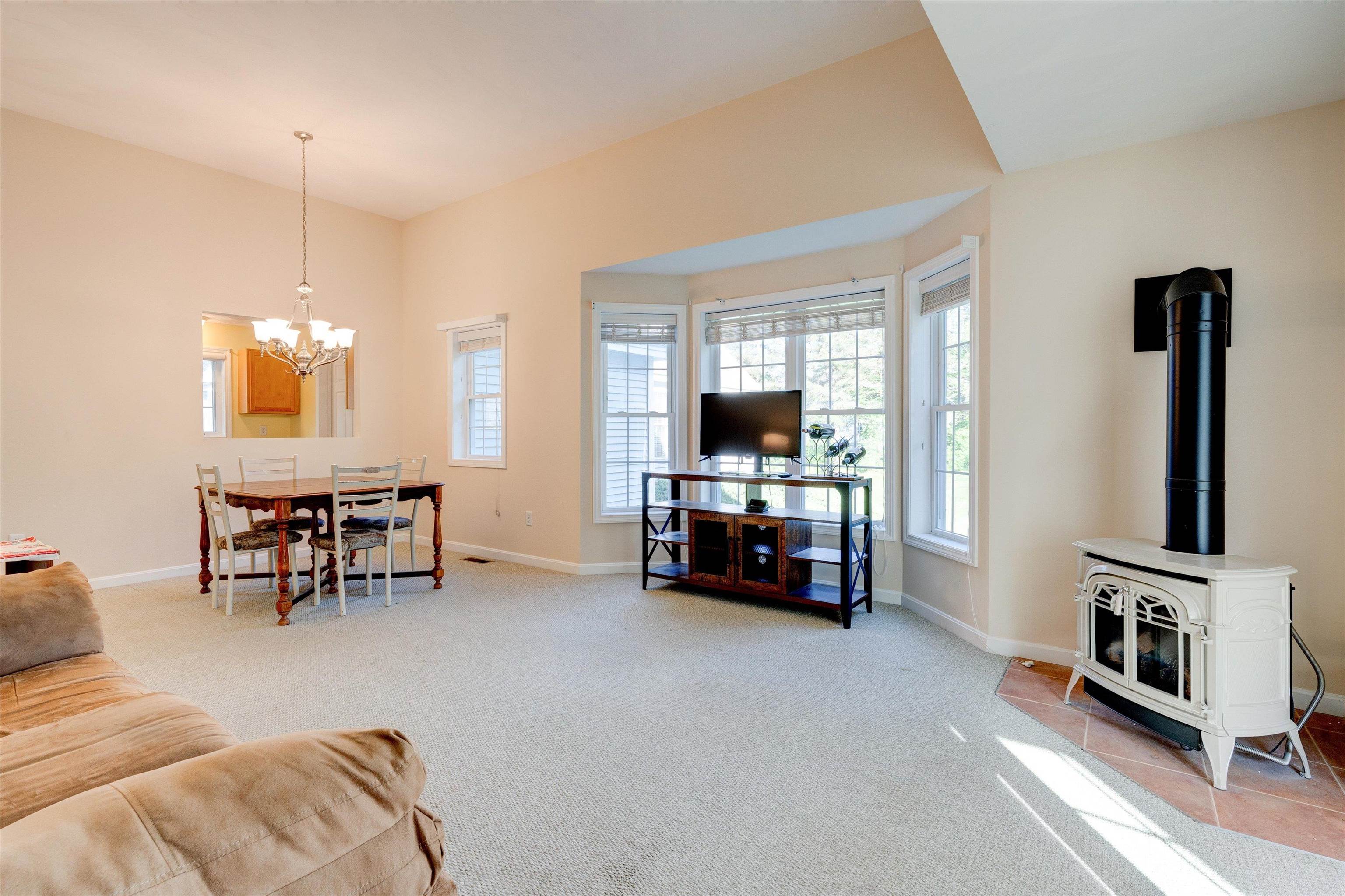 3 Rail Way Hollis, NH 03049 - Photo 4 of 35