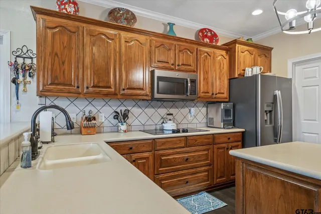 $450,000 | 22206 Ellis Drive, Chandler, TX 75758