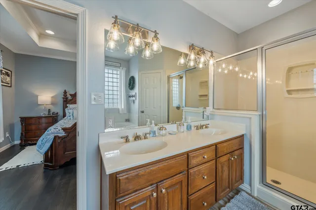 $450,000 | 22206 Ellis Drive, Chandler, TX 75758