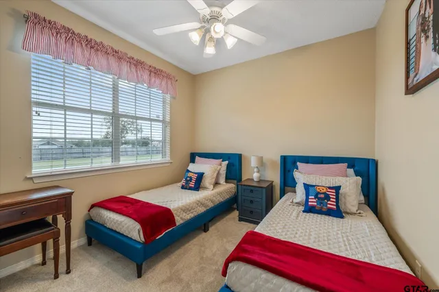 $450,000 | 22206 Ellis Drive, Chandler, TX 75758