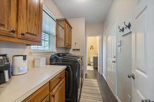 $450,000 | 22206 Ellis Drive, Chandler, TX 75758