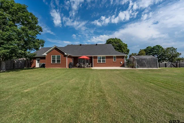 $450,000 | 22206 Ellis Drive, Chandler, TX 75758