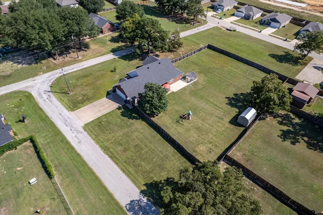 $450,000 | 22206 Ellis Drive, Chandler, TX 75758