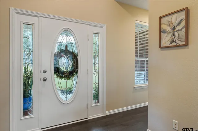 $450,000 | 22206 Ellis Drive, Chandler, TX 75758