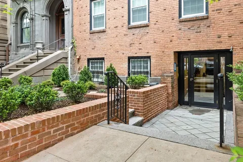 $8,000 | 122 Beacon Street, Unit 6, Boston, MA 02116