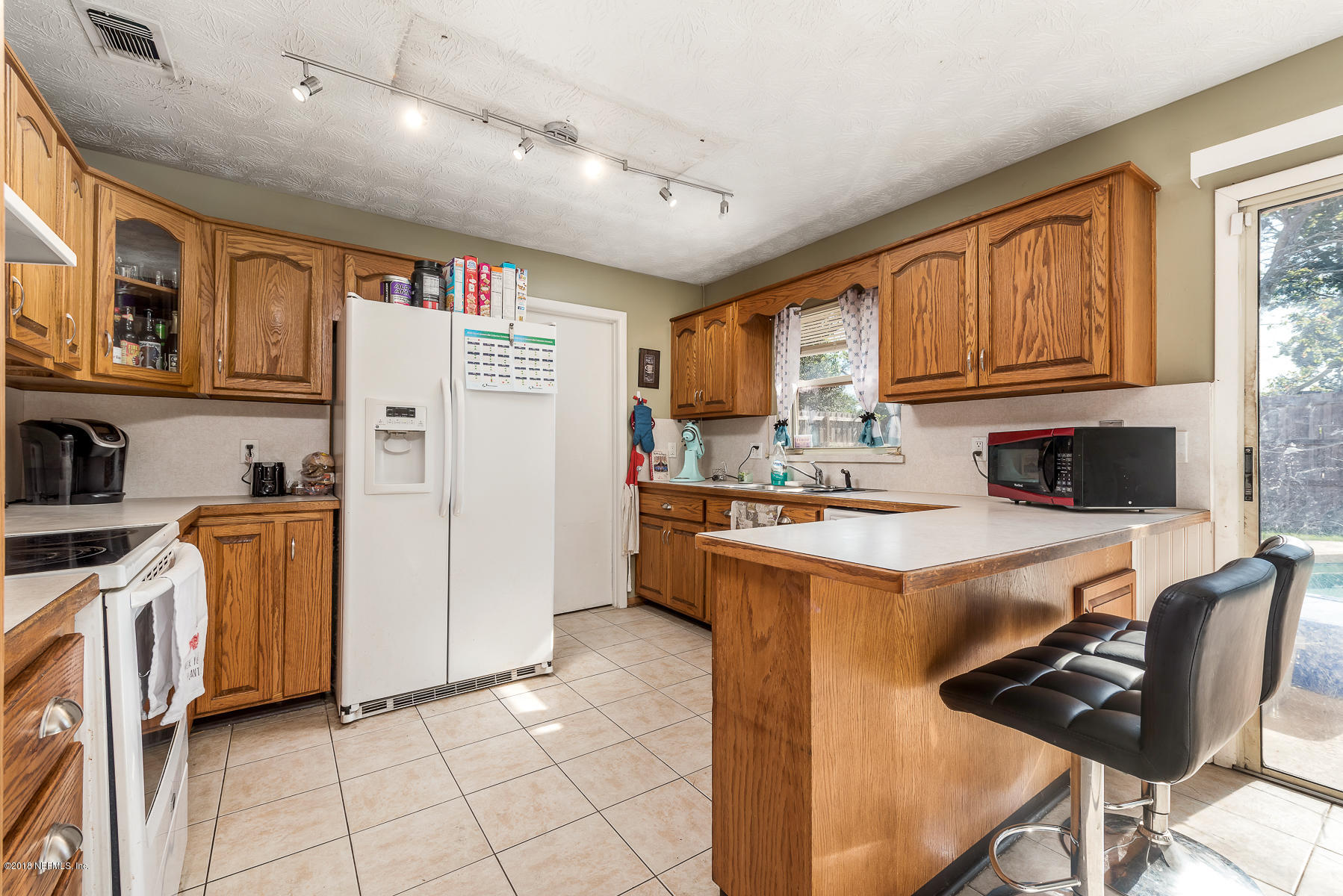 1005 Stokes Street Jacksonville, FL 32221 - Photo 8 of 20 cabinetview