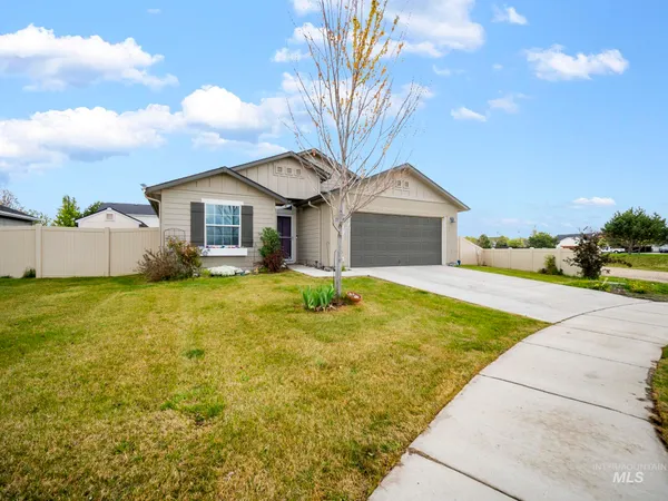 $400,000 | 17546 North Newdale Avenue, Nampa, ID 83687