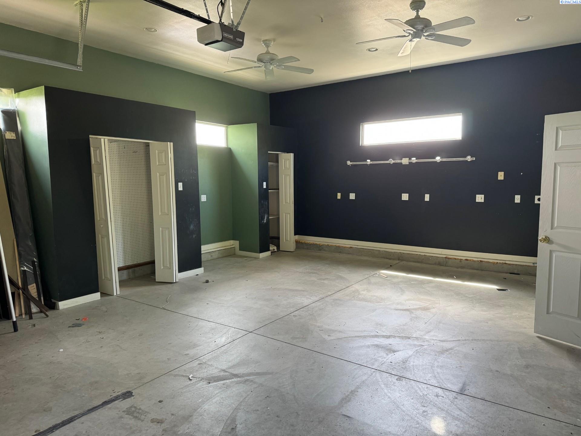 98305 East Clover Road Kennewick, WA 99338 - Photo 31 of 33 Gallery Image 31