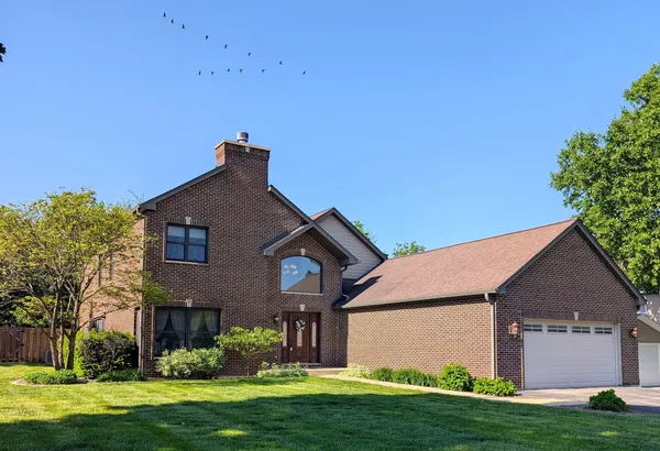 $799,900 | 23-w531 West Walnut Street, Roselle, IL 60172