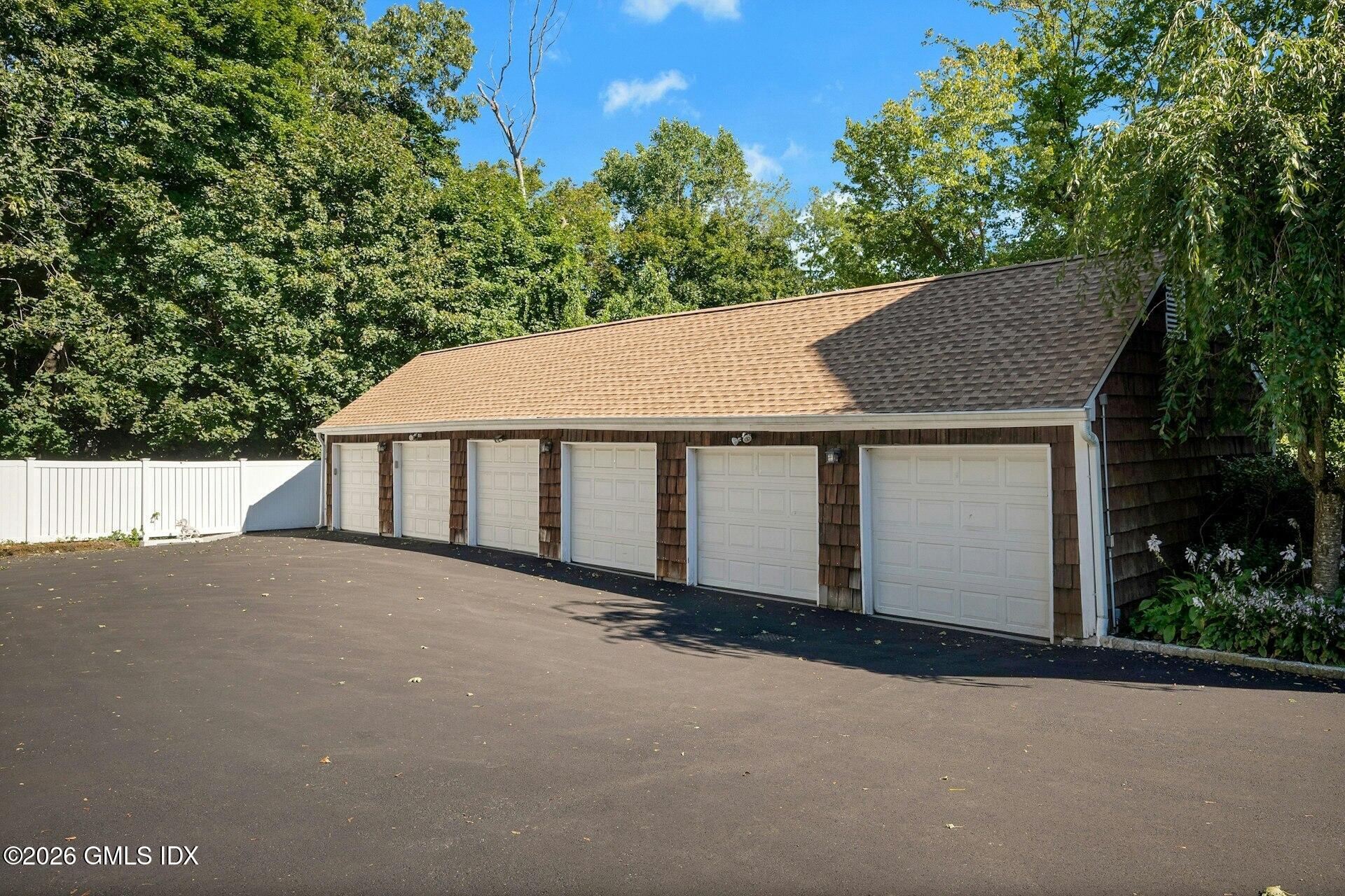 37 Sheep Hill Road, Unit 10 Riverside, CT 06878 - Photo 40 of 40 Garage