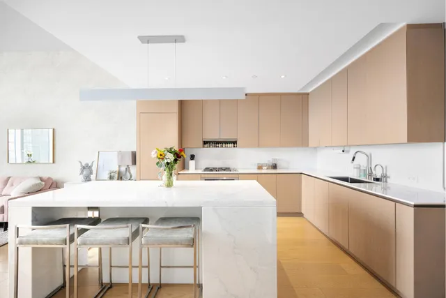 $3,195,000 | 15 Hudson Yards, Unit 39D | Hudson Yards