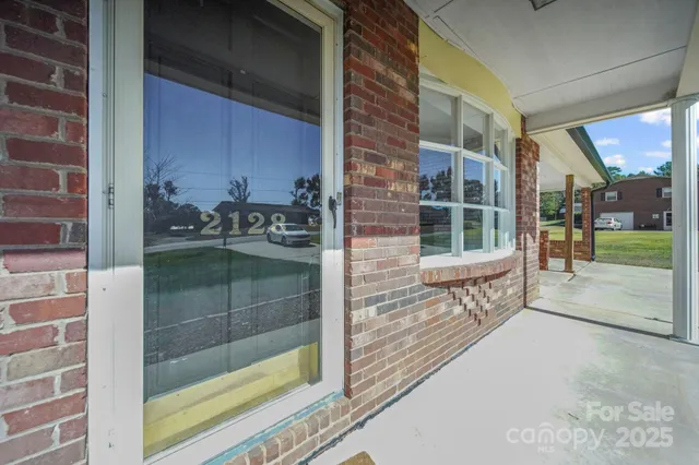 a view of entrance door of the house