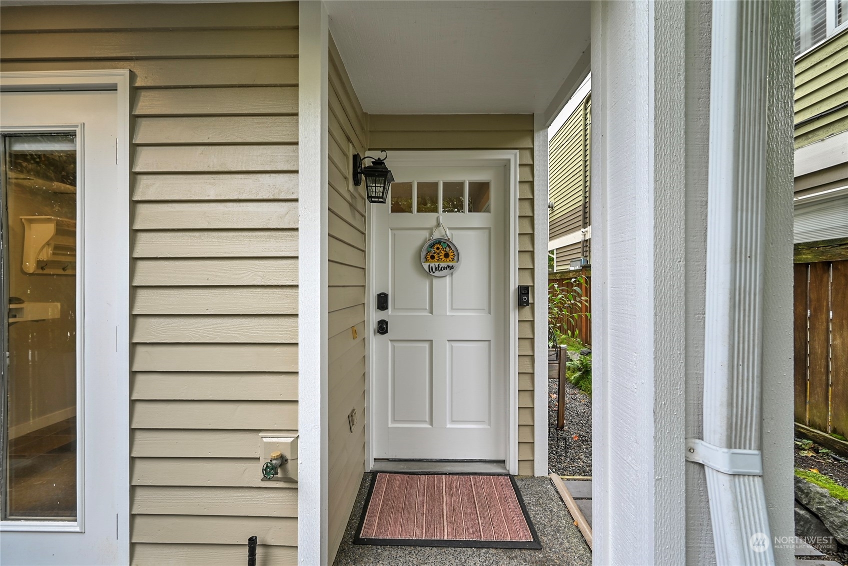 4408 Meridian Avenue North, Unit A Seattle, WA 98103 - Photo 23 of 31 a view of entryway