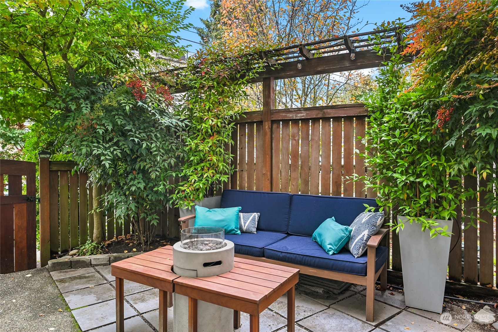 4408 Meridian Avenue North, Unit A Seattle, WA 98103 - Photo 26 of 31 a outdoor view with a sitting space