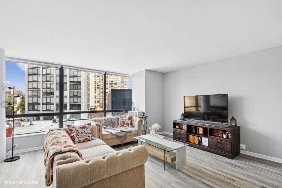 5415 North Sheridan Road, Unit 307 Chicago, IL 60640 - Photo 8 of 21 Gallery Image 8