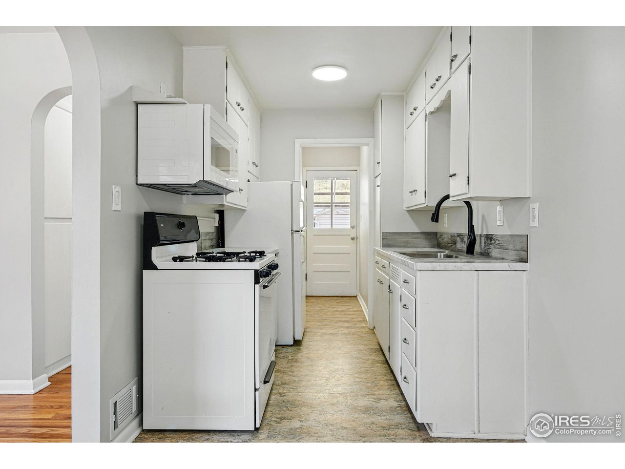 809 Sunset Street Longmont, CO 80501 - Photo 13 of 40