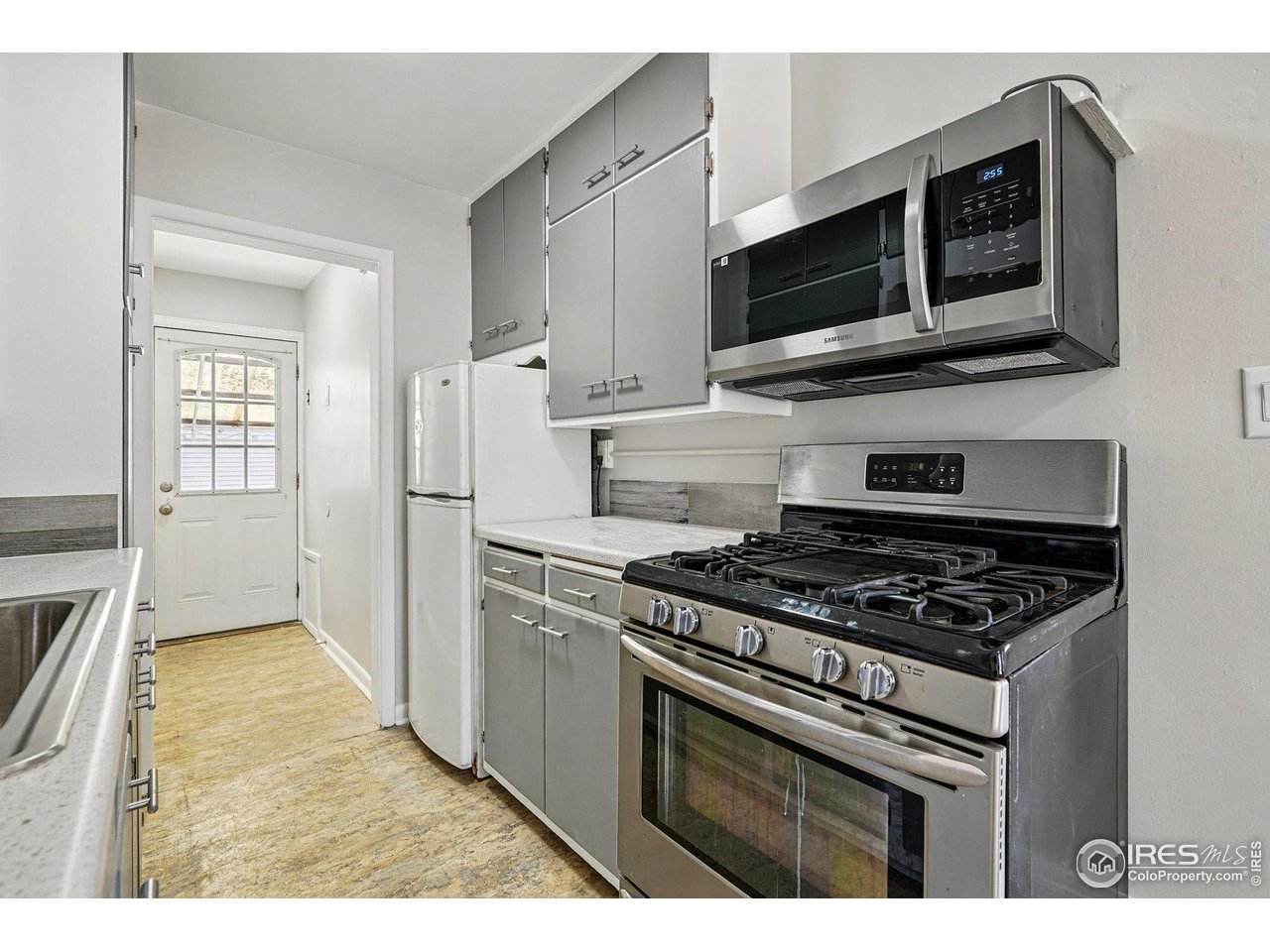 809 Sunset Street Longmont, CO 80501 - Photo 22 of 40