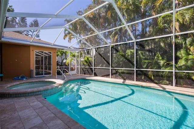 $899,900 | 10752 Chapman Court, Seminole, FL 33777