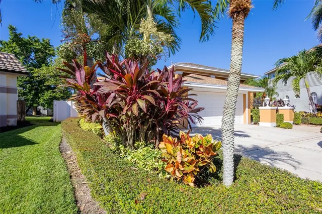 $899,900 | 10752 Chapman Court, Seminole, FL 33777