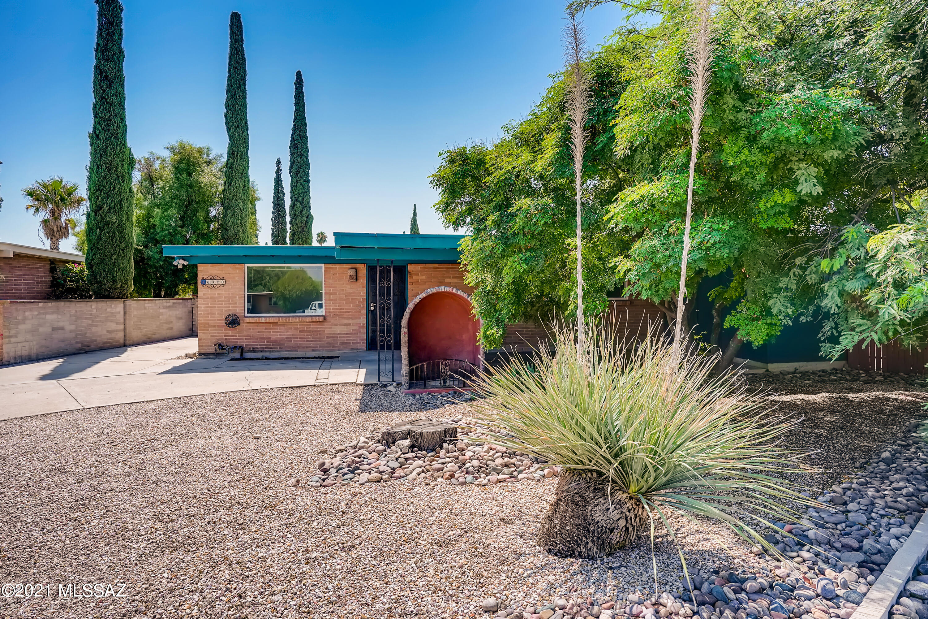 8320 East Rolling Ridge Street Tucson, AZ 85710 - Photo 3 of 32 Gallery Image 3